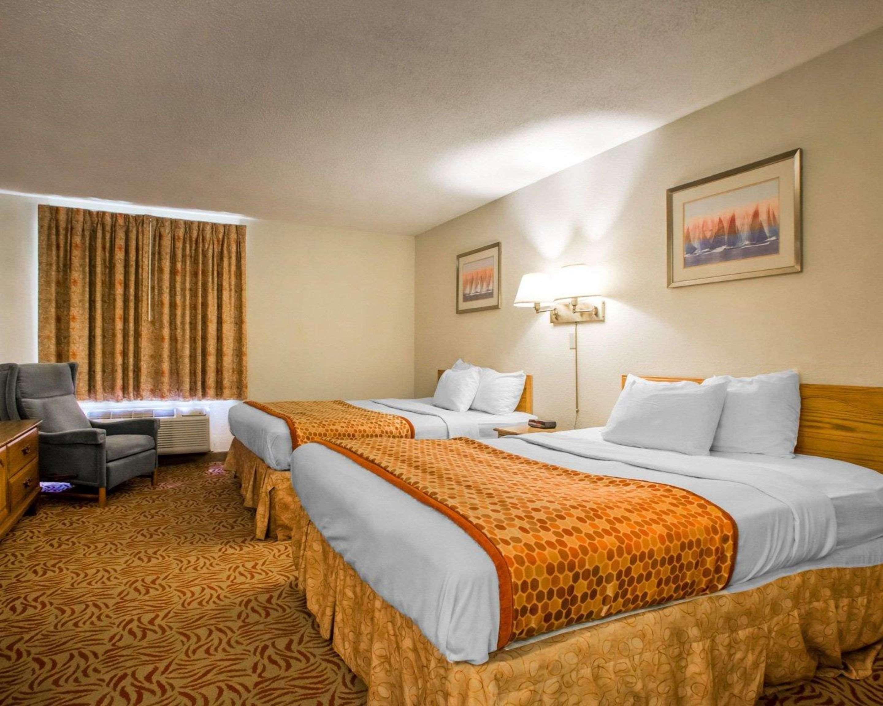 University Inn & Suites Stevens Point Εξωτερικό φωτογραφία