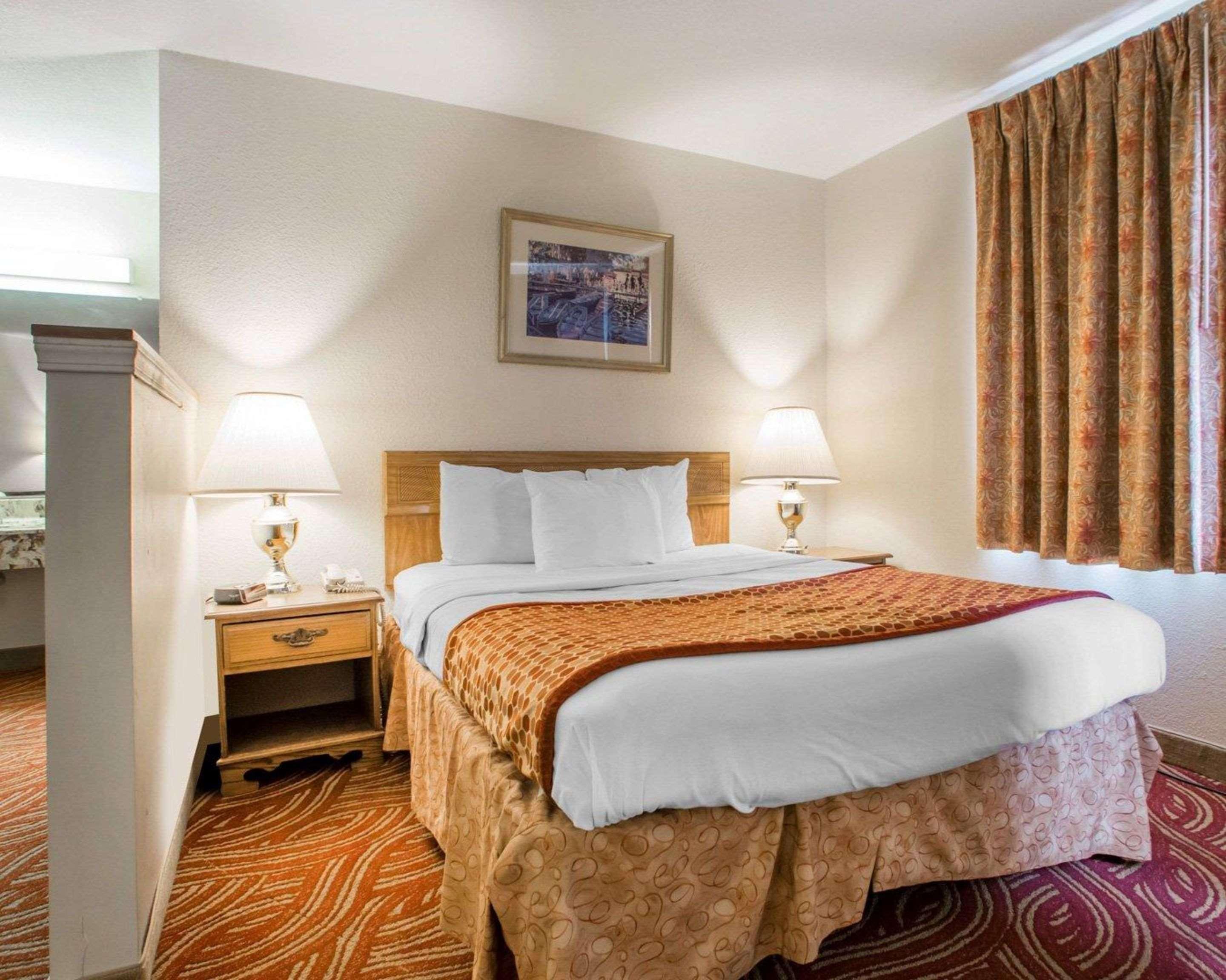 University Inn & Suites Stevens Point Εξωτερικό φωτογραφία