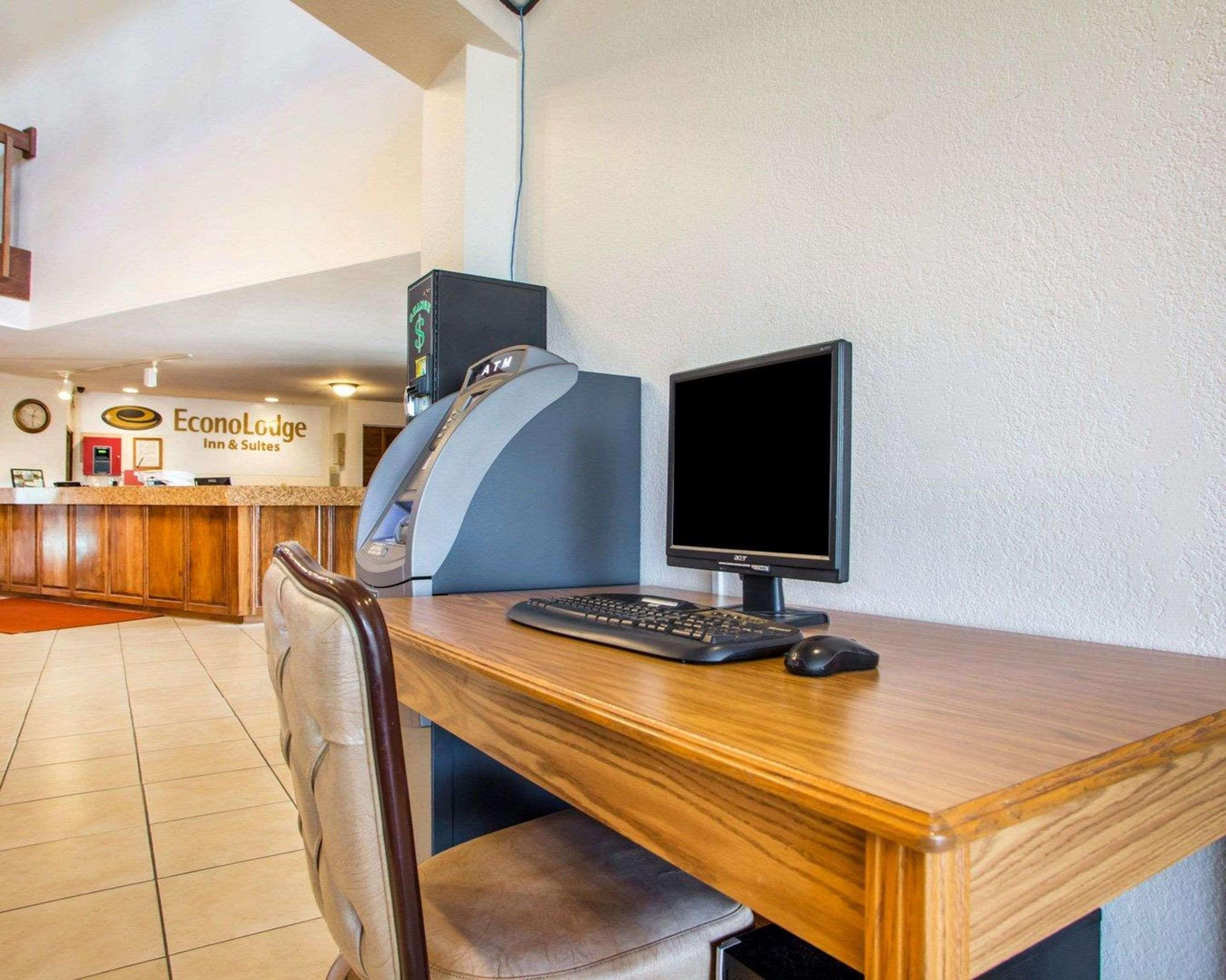University Inn & Suites Stevens Point Εξωτερικό φωτογραφία