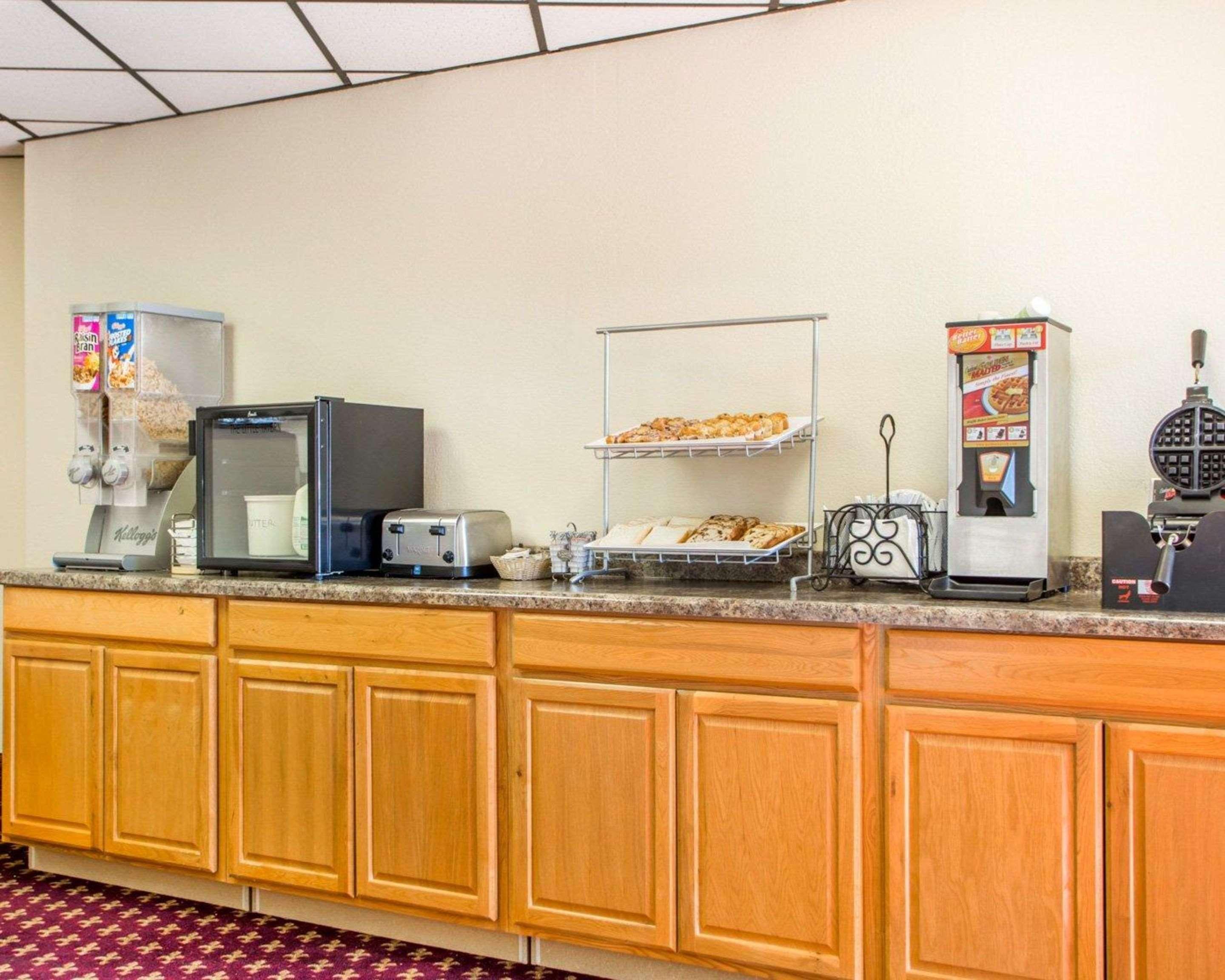 University Inn & Suites Stevens Point Εξωτερικό φωτογραφία