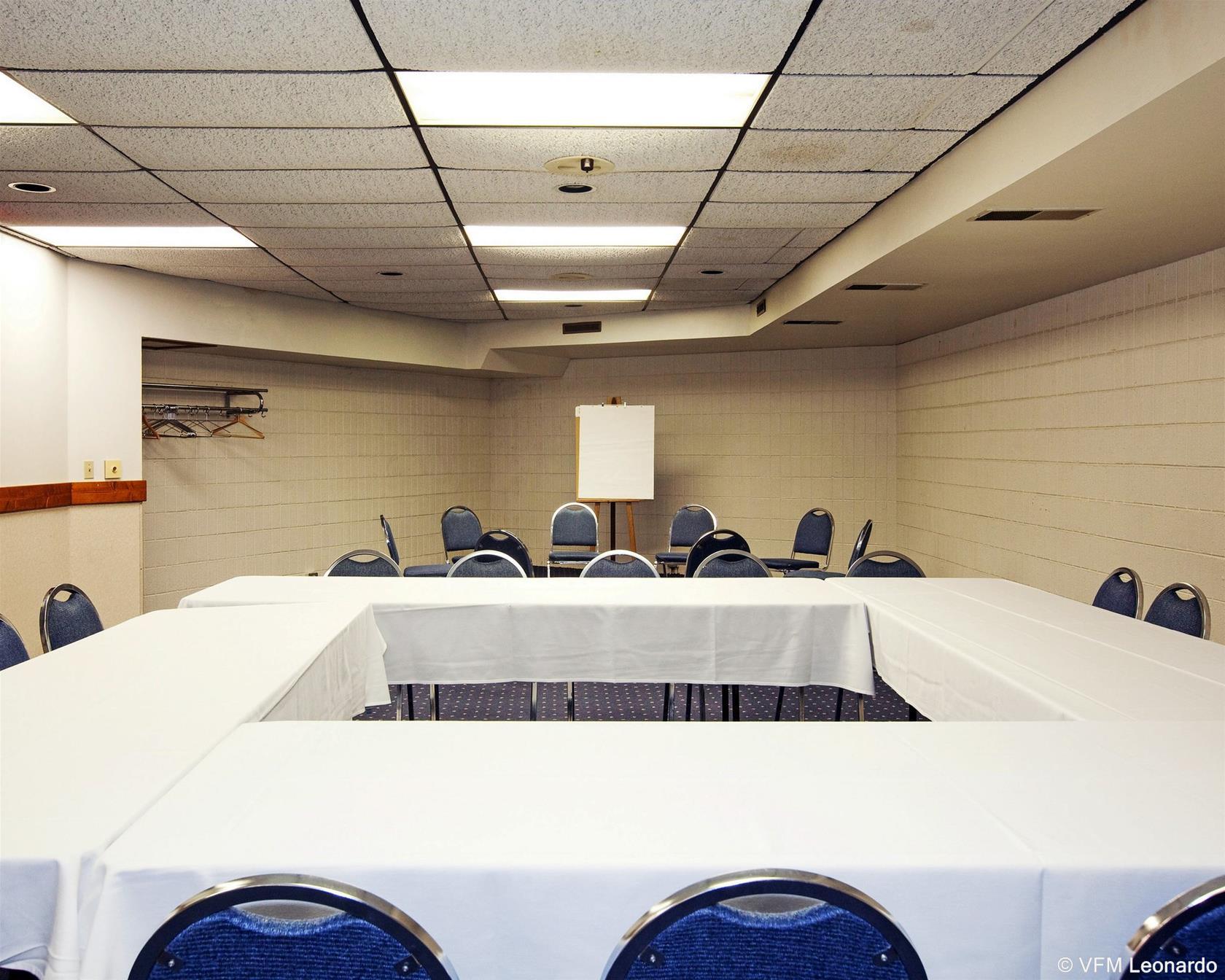 University Inn & Suites Stevens Point Εξωτερικό φωτογραφία