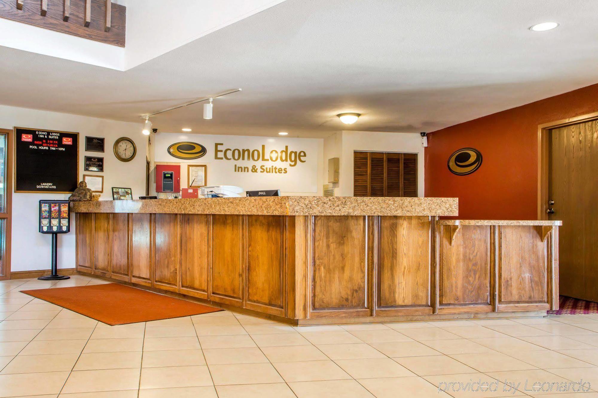University Inn & Suites Stevens Point Εξωτερικό φωτογραφία