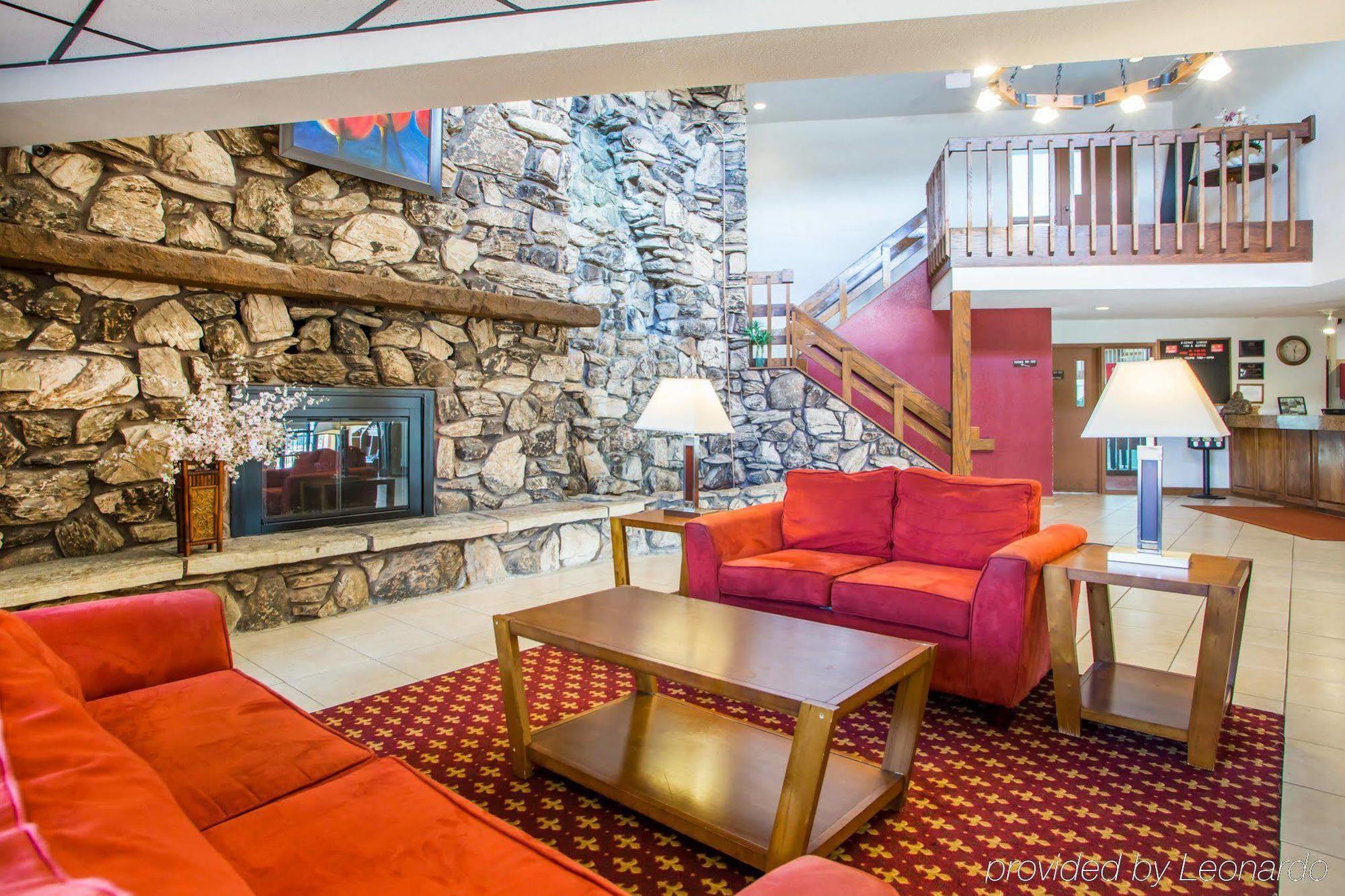 University Inn & Suites Stevens Point Εξωτερικό φωτογραφία